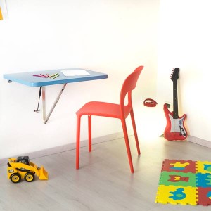 Small wall mounted folding table