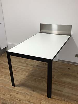 Vengiò space saving folding table